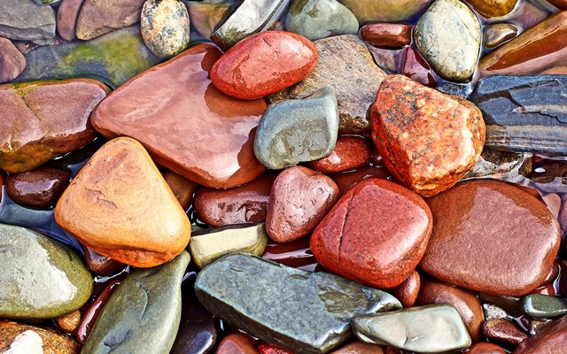 Colored-wet-Stones